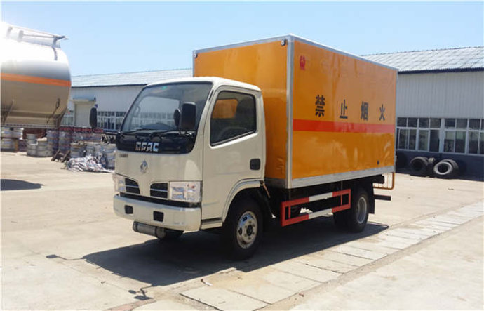 東風(fēng)小多利卡3.5米爆破器材運(yùn)輸車